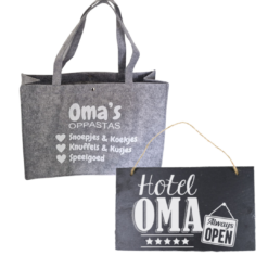 Set OMa's Oppastas en Leistenen bord Hotel Oma - Van En Voor Oma
